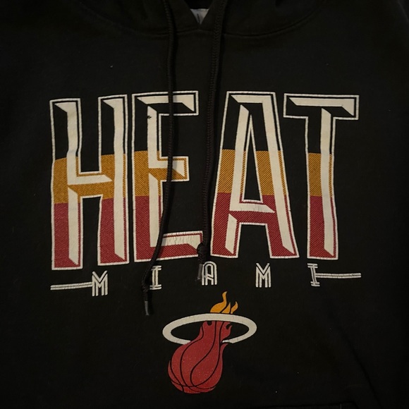Used Mens Small NBA Miami Heat Hoodie - Picture 2 of 4